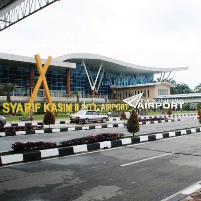 Bandara Internasional Sultan Syarif Kasim II